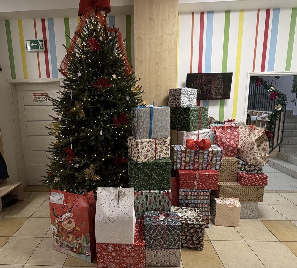 Świąteczna paczka dla Dzieci z Domu Dziecka w Tuligłowach ❤️